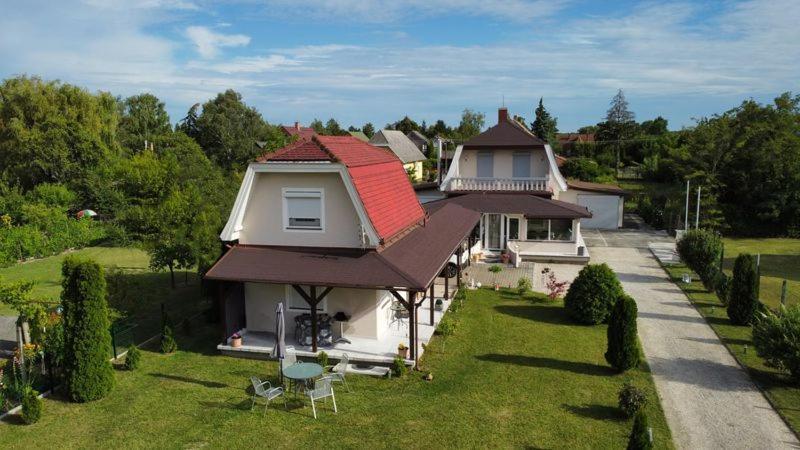 Ferienhaus Am Plattensee Balatonmariafurdo Exterior photo